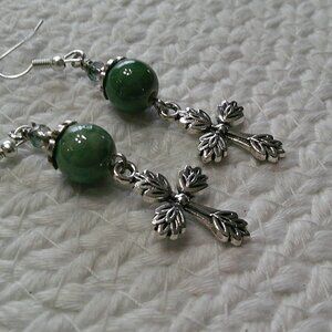 Gorgeous GREEN CERAMIC & CRYSTAL Handmade Silver CROSS Dangle Earrings #351E